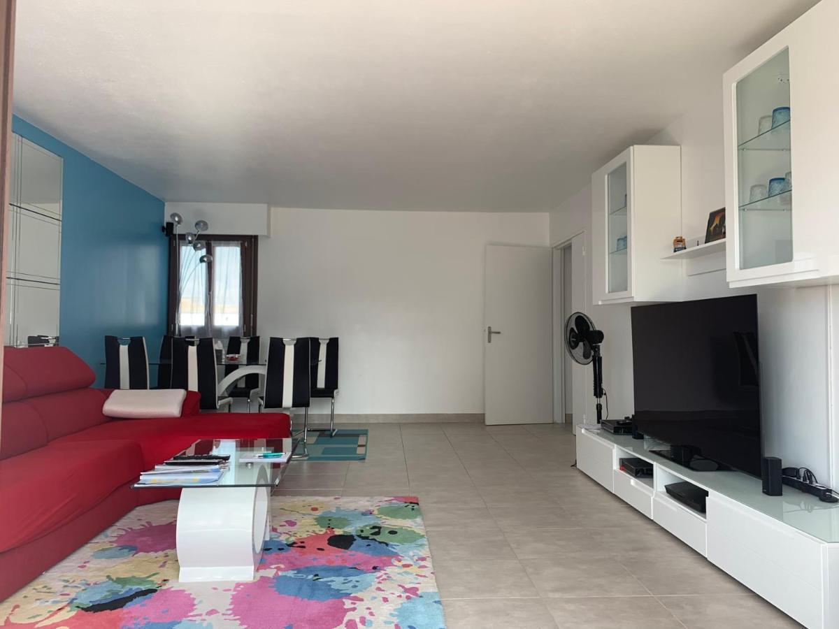 Grand Appartement A Louer Vue Sur Seine Melun Buitenkant foto