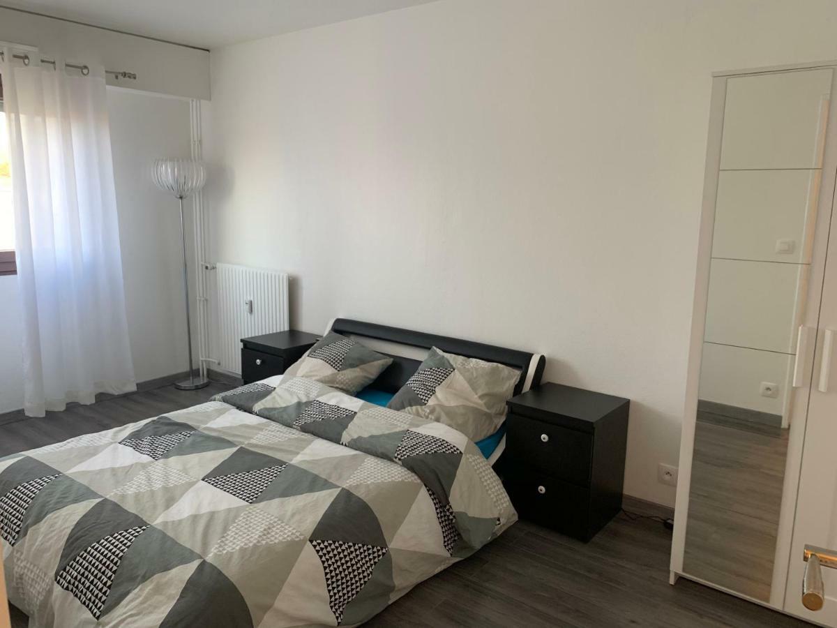 Grand Appartement A Louer Vue Sur Seine Melun Buitenkant foto