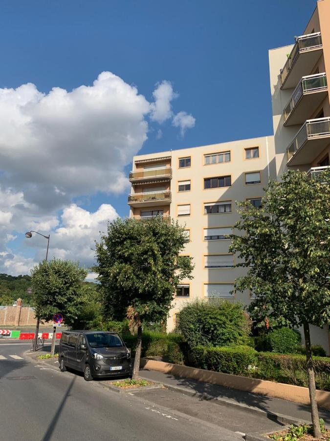 Grand Appartement A Louer Vue Sur Seine Melun Buitenkant foto